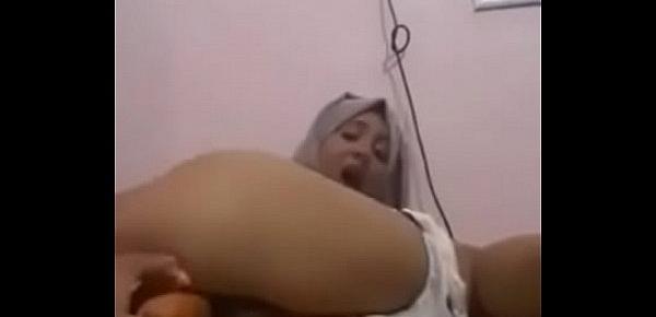  I love watching this whore fuck her self with a carrot